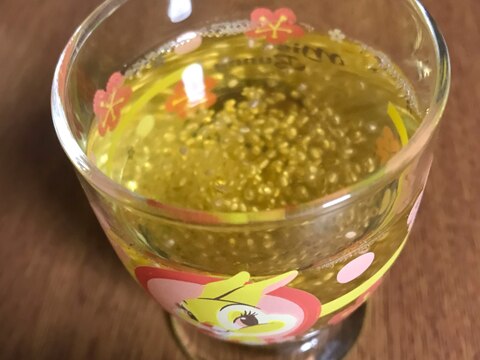 チアシード入りはちみつ生姜緑茶